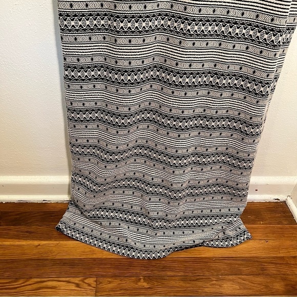 BB Dakota Sleeveless Maxi Dress Black White Aztec - Picture 5 of 11